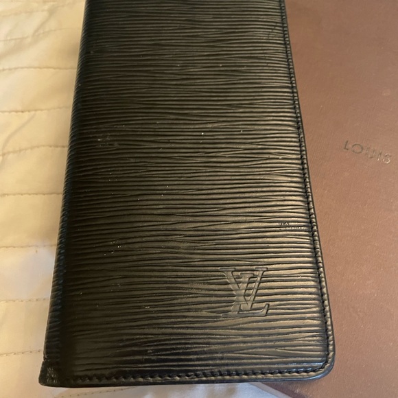 Black epi leather check book wallet or wallet made in Spain Louis Vuitton unisex - Picture 2 of 11